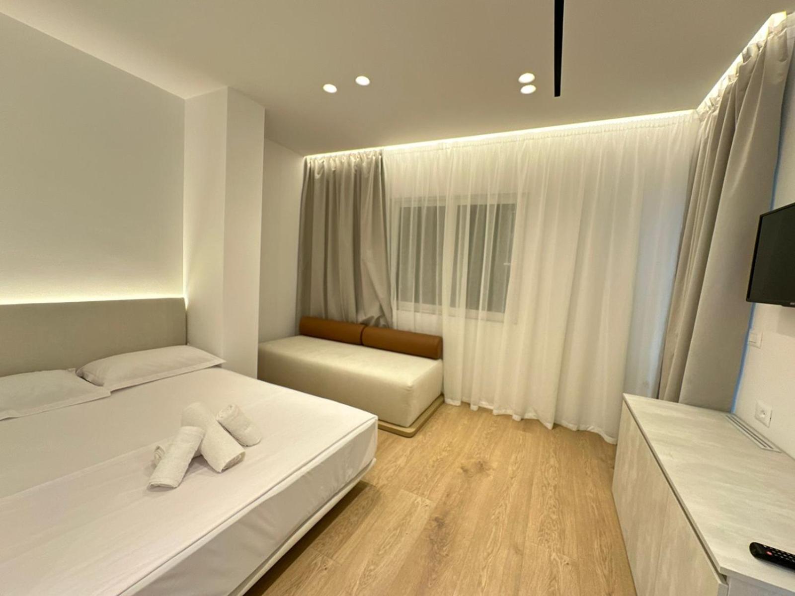 Villa Mucho Sarandë Buitenkant foto