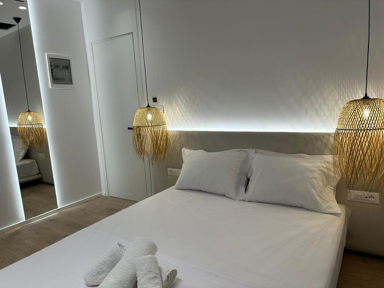 Villa Mucho Sarandë Buitenkant foto