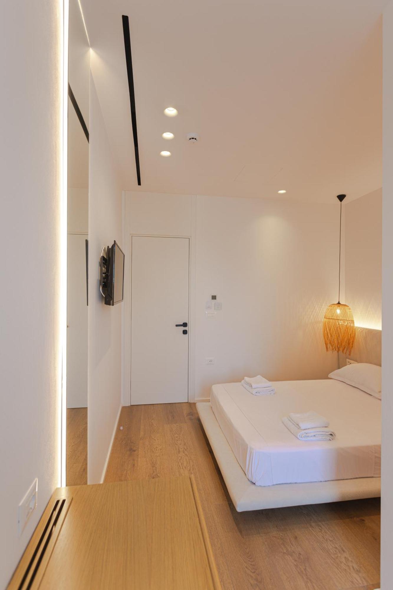 Villa Mucho Sarandë Buitenkant foto