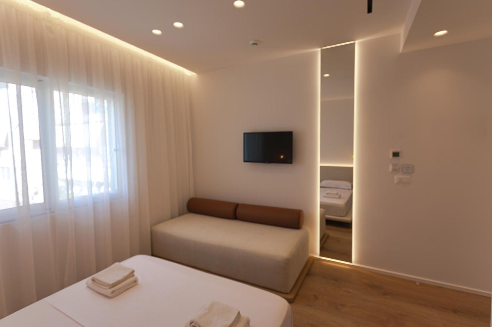 Villa Mucho Sarandë Buitenkant foto