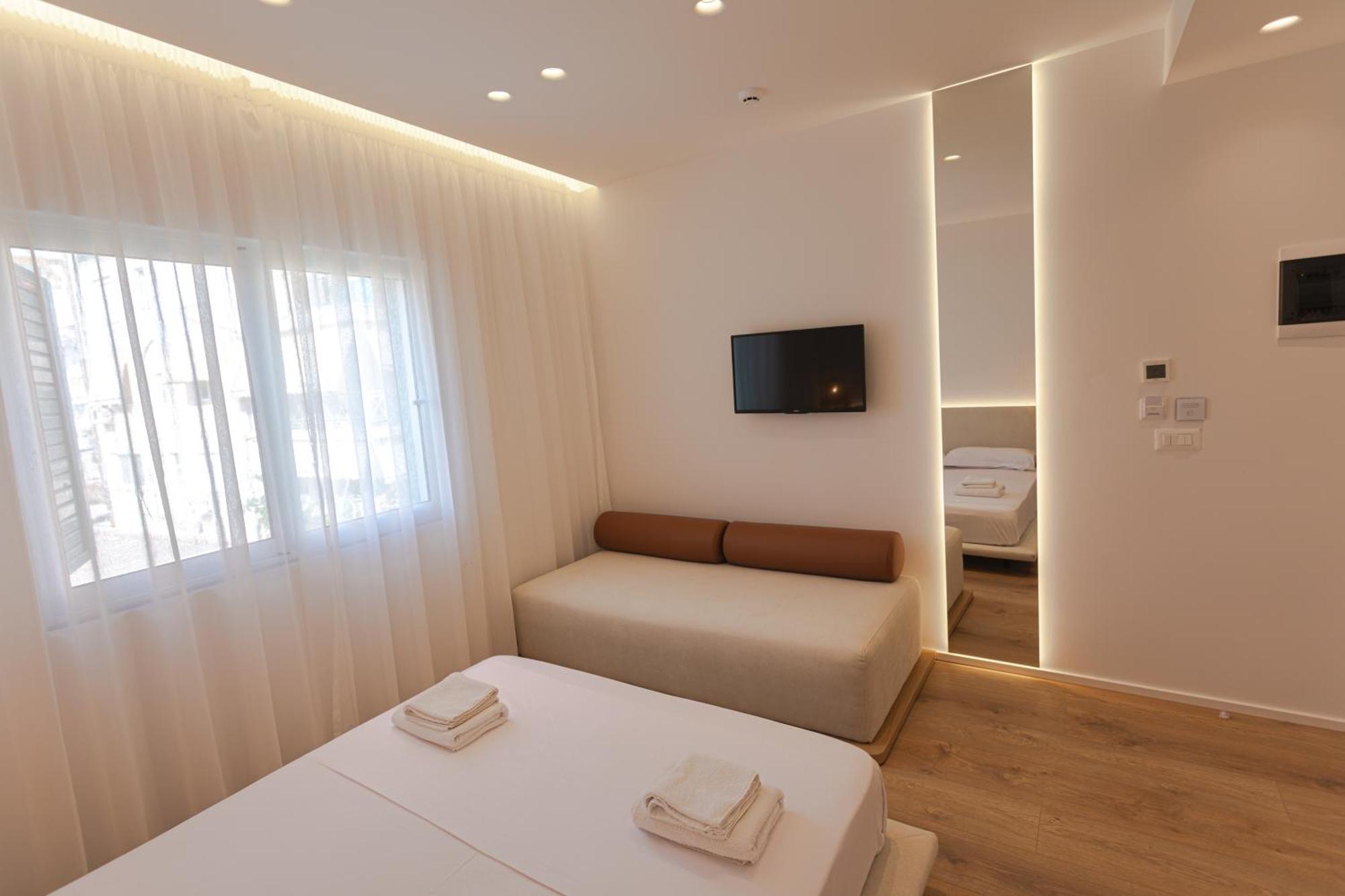Villa Mucho Sarandë Buitenkant foto