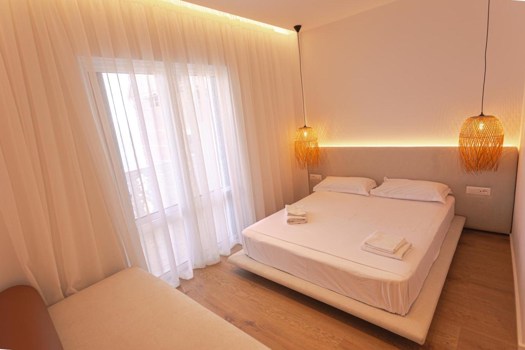 Villa Mucho Sarandë Buitenkant foto