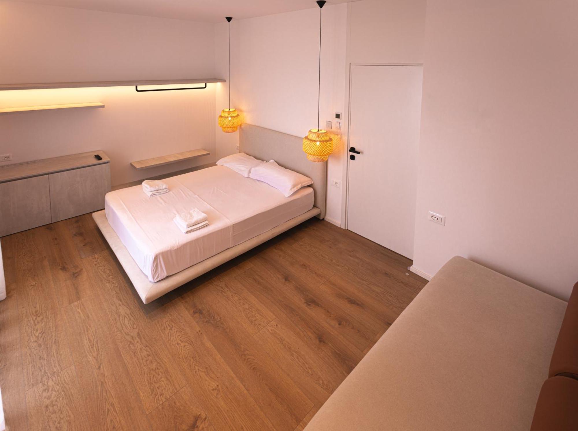 Villa Mucho Sarandë Buitenkant foto
