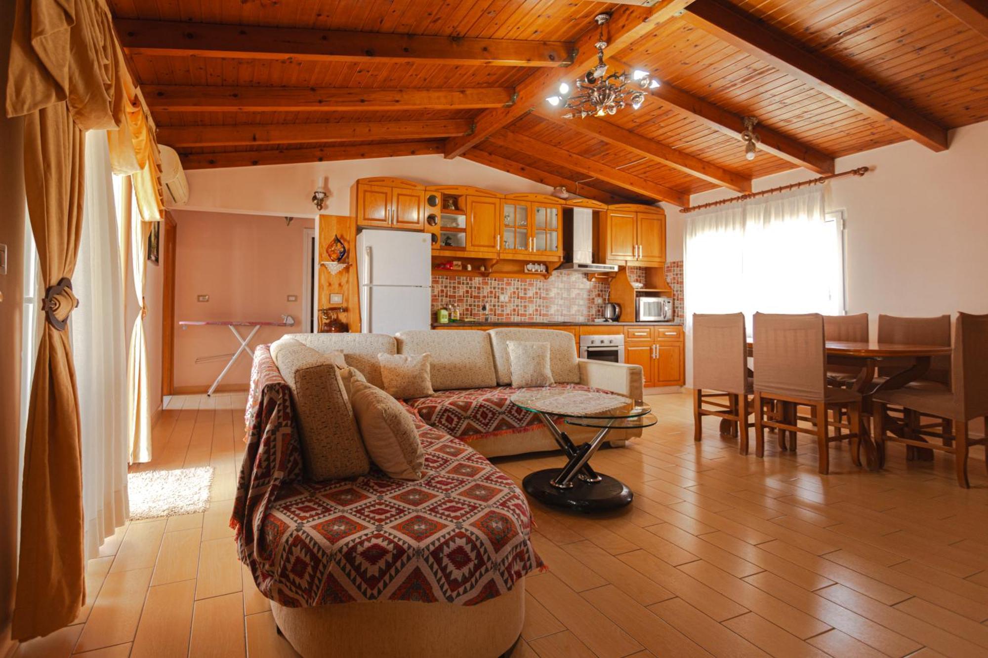 Villa Mucho Sarandë Buitenkant foto