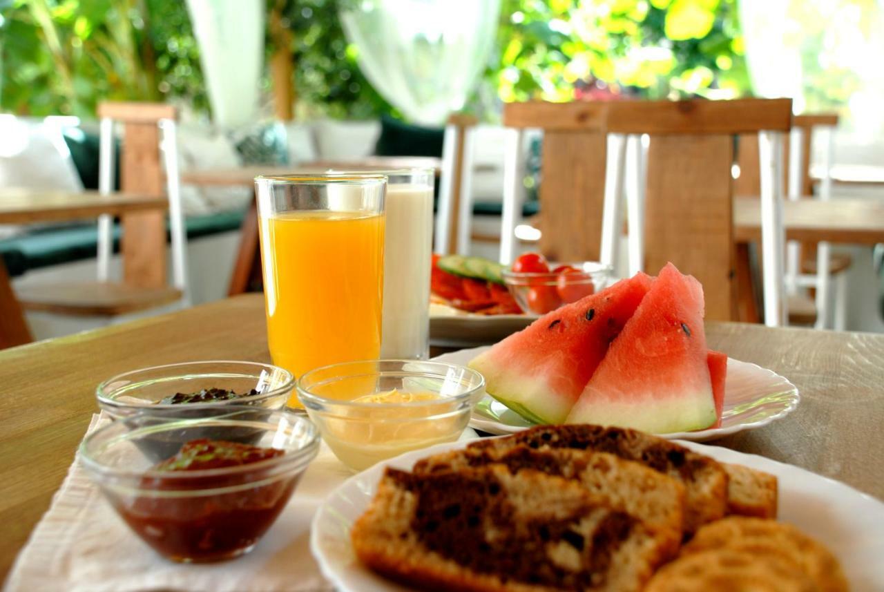 Villa Mucho Sarandë Buitenkant foto